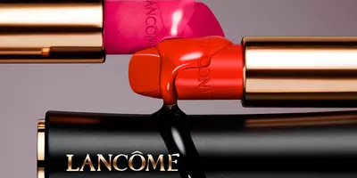 Lápices labiales L’Absolu Rouge rojos y rosados con acabado mate y crema.