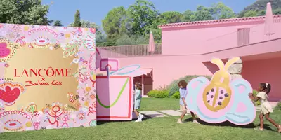 Domaine De la Rose de Lancôme se transformó en el Jardín de los Sueños para el Día de la Madre con la artista y mamá Barbara Cox