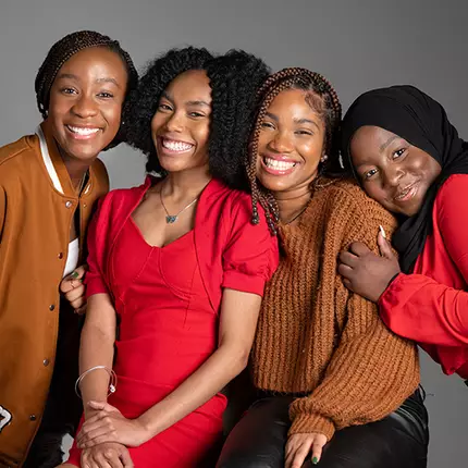 Celebre el Día Internacional de la Mujer. Write her future. El 8 de marzo, Lancôme donará el 100% de las ganancias de Lancôme.com al fondo de becas write her future. Ayudar ahora.