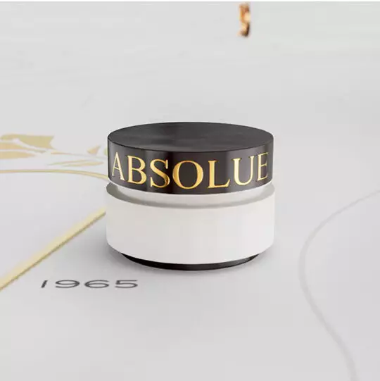 Representación original del frasco de Lancôme Absolue de 1960, desarrollado con biotecnología Rose Absolue, marca registrada de Lancôme